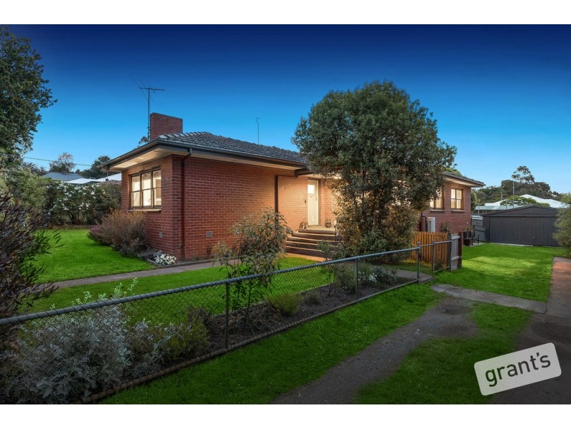 2 Clarence Street, Loch VIC 3945