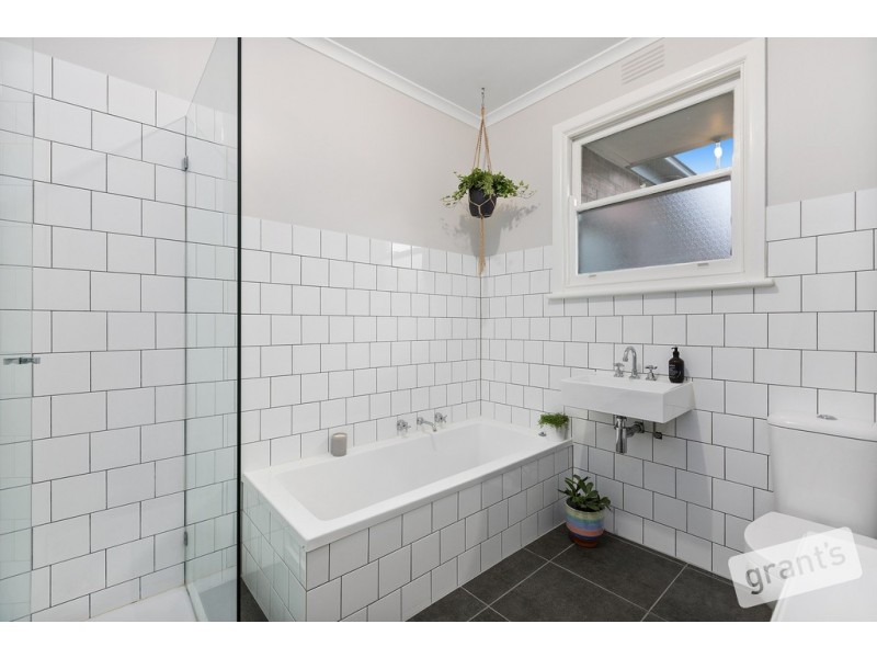 2 Clarence Street, Loch VIC 3945