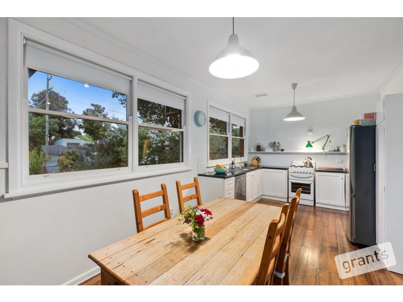 2 Clarence Street, Loch VIC 3945