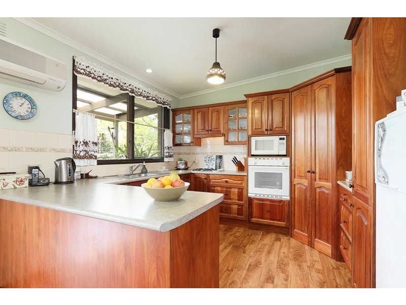 16 Lloyd Avenue, Narre Warren VIC 3805