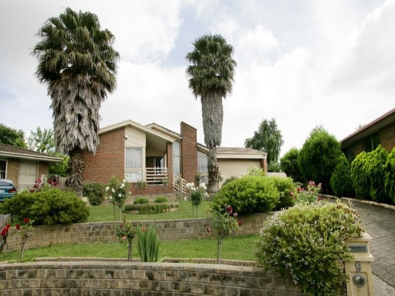 9 Dalvana Court, Hampton Park VIC 3976
