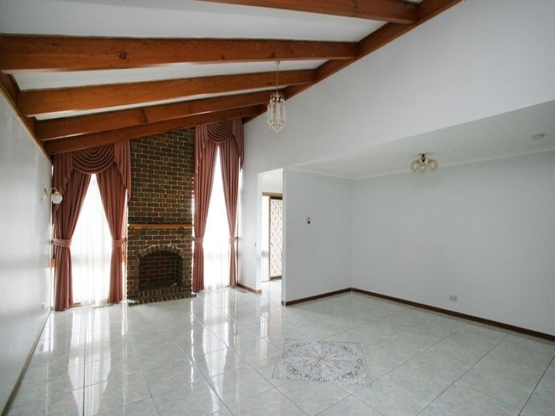 9 Dalvana Court, Hampton Park VIC 3976