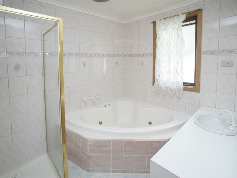 9 Dalvana Court, Hampton Park VIC 3976