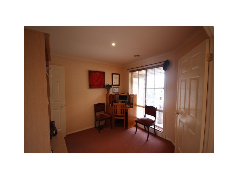 76 Amberley Park Drive, Narre Warren South VIC 3805