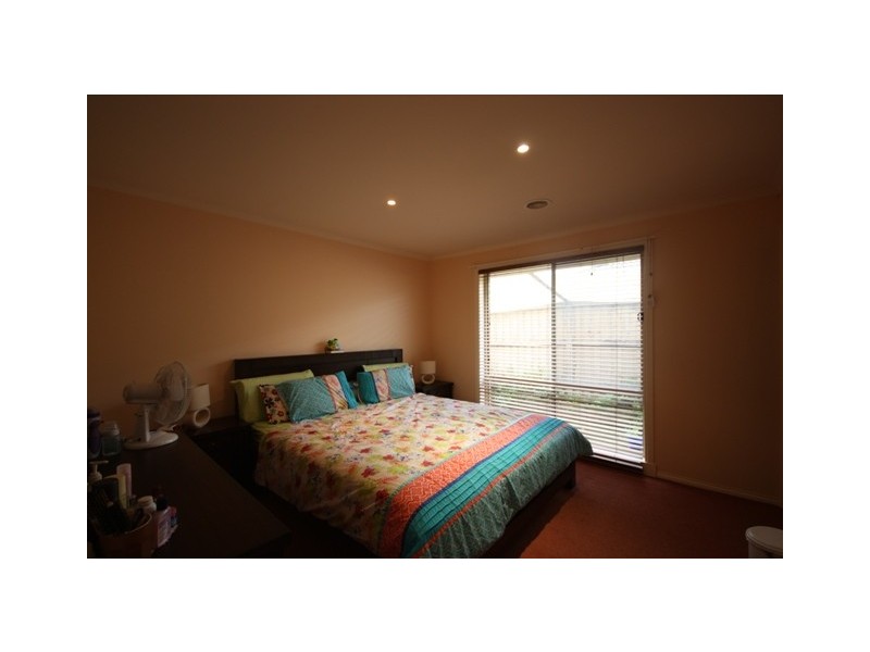 76 Amberley Park Drive, Narre Warren South VIC 3805