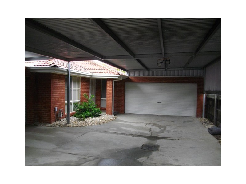 11 Sanctuary Rise, Narre Warren VIC 3805