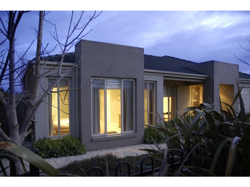 5 Cedarwood Crescent, Berwick VIC 3806