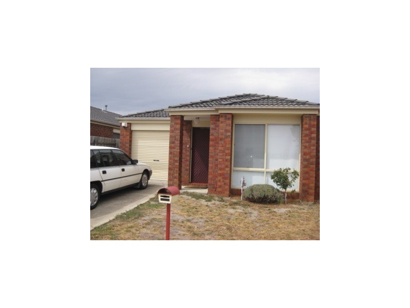 13 Menindee Terrace, Narre Warren South VIC 3805