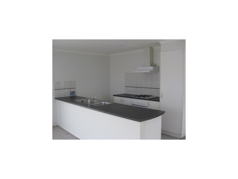 13 Menindee Terrace, Narre Warren South VIC 3805