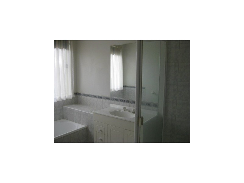 13 Menindee Terrace, Narre Warren South VIC 3805