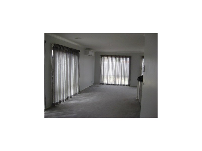 13 Menindee Terrace, Narre Warren South VIC 3805