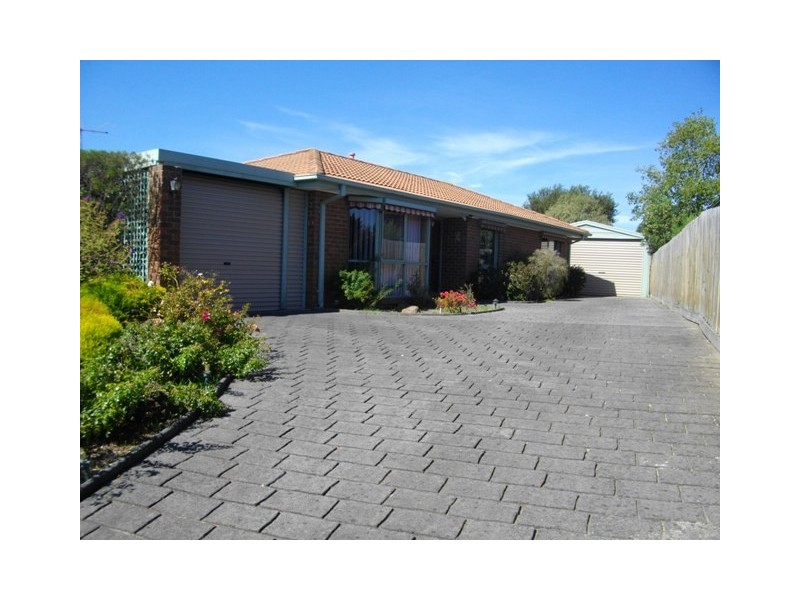 11 Cardamon Drive, Hallam VIC 3803