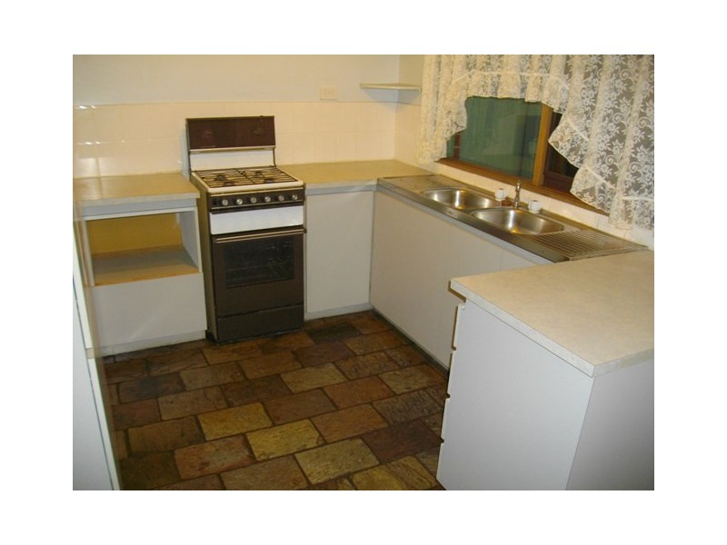 11 Cardamon Drive, Hallam VIC 3803