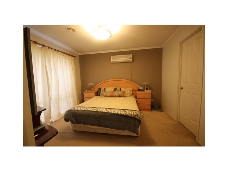 49 Kingston Avenue, Narre Warren South VIC 3805