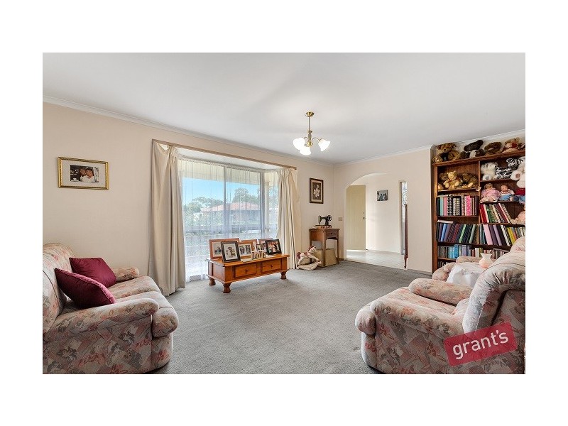 94 Lesdon Avenue, Cranbourne VIC 3977