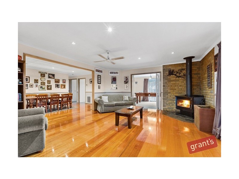 94 Lesdon Avenue, Cranbourne VIC 3977