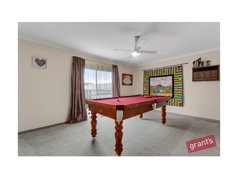 94 Lesdon Avenue, Cranbourne VIC 3977