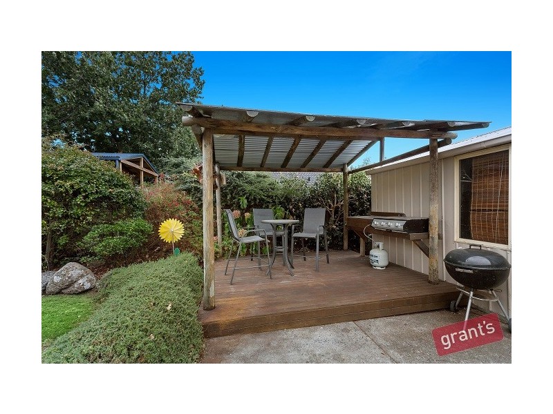 94 Lesdon Avenue, Cranbourne VIC 3977