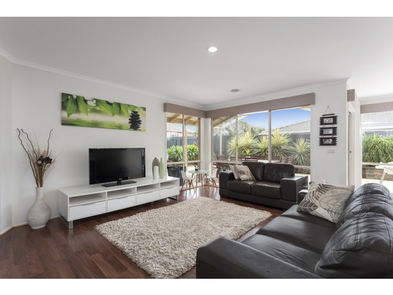 42 Robinswood Parade, Narre Warren South VIC 3805