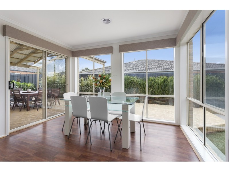 42 Robinswood Parade, Narre Warren South VIC 3805