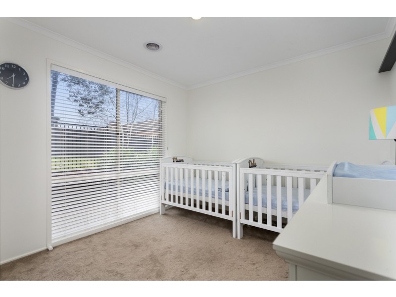 42 Robinswood Parade, Narre Warren South VIC 3805