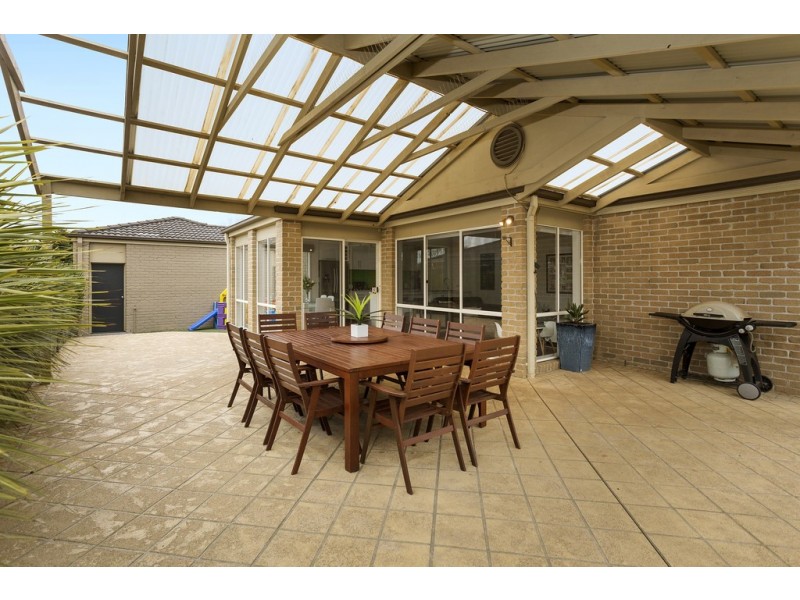 42 Robinswood Parade, Narre Warren South VIC 3805