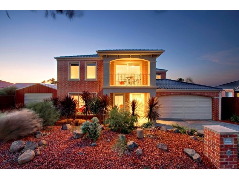 7 Riviera Drive, Berwick VIC 3806