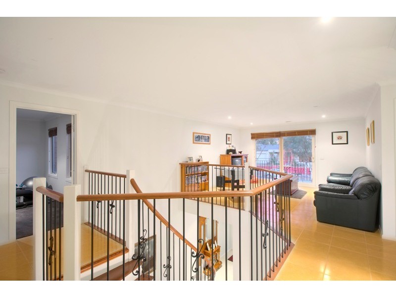 7 Riviera Drive, Berwick VIC 3806