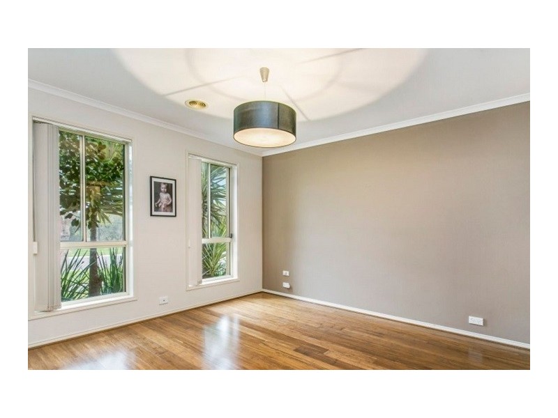 22 Kenton Walk, Narre Warren South VIC 3805