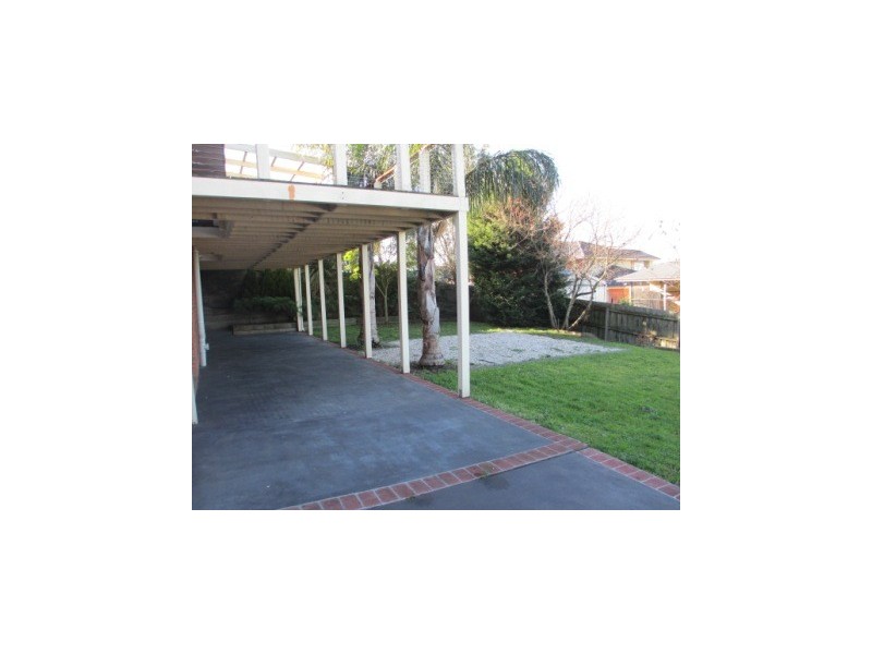 18 Cherry Tree Lane, Narre Warren VIC 3805