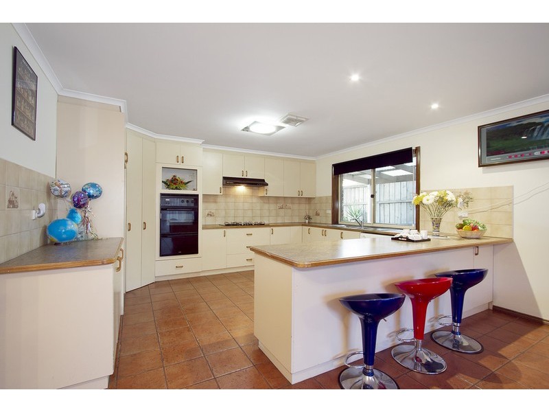 6 Allunga Parade, Berwick VIC 3806