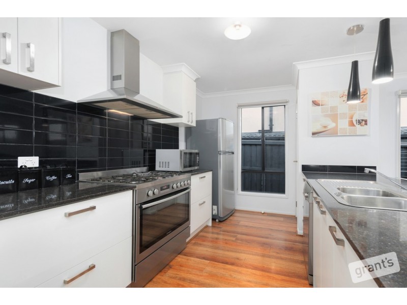 11 Carambola Place, Berwick VIC 3806