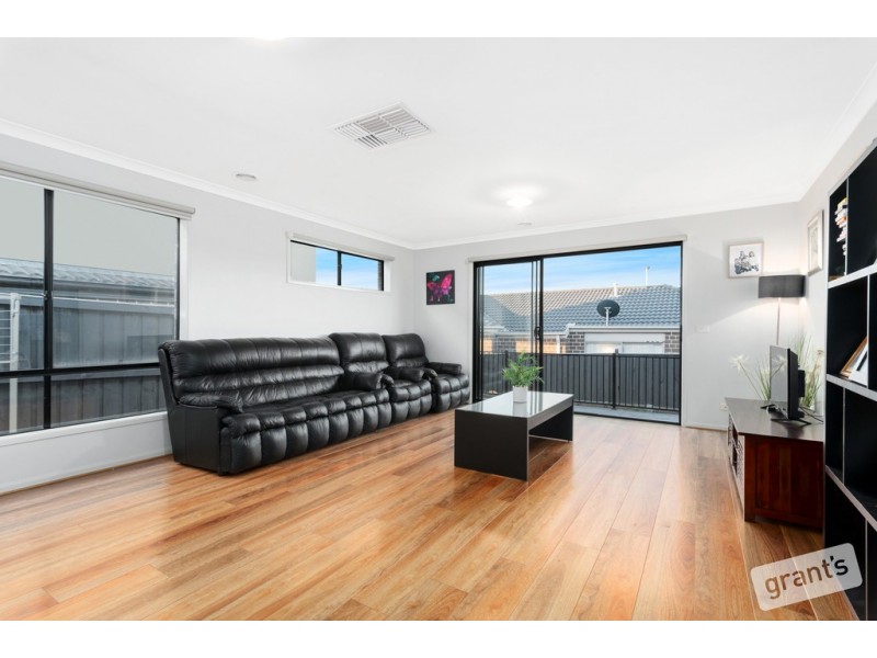 11 Carambola Place, Berwick VIC 3806