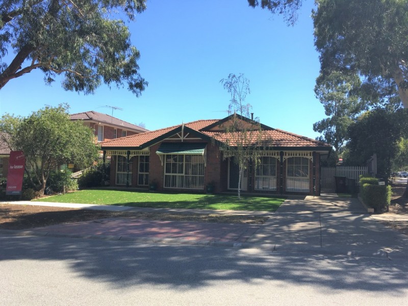 10 Coolong Avenue, Berwick VIC 3806