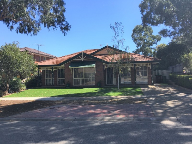 10 Coolong Avenue, Berwick VIC 3806
