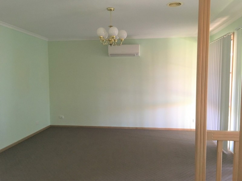 10 Coolong Avenue, Berwick VIC 3806