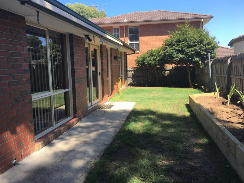 10 Coolong Avenue, Berwick VIC 3806