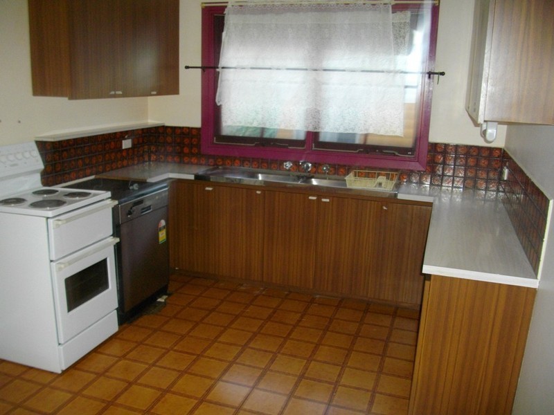 11 Lillian Street, Cranbourne VIC 3977