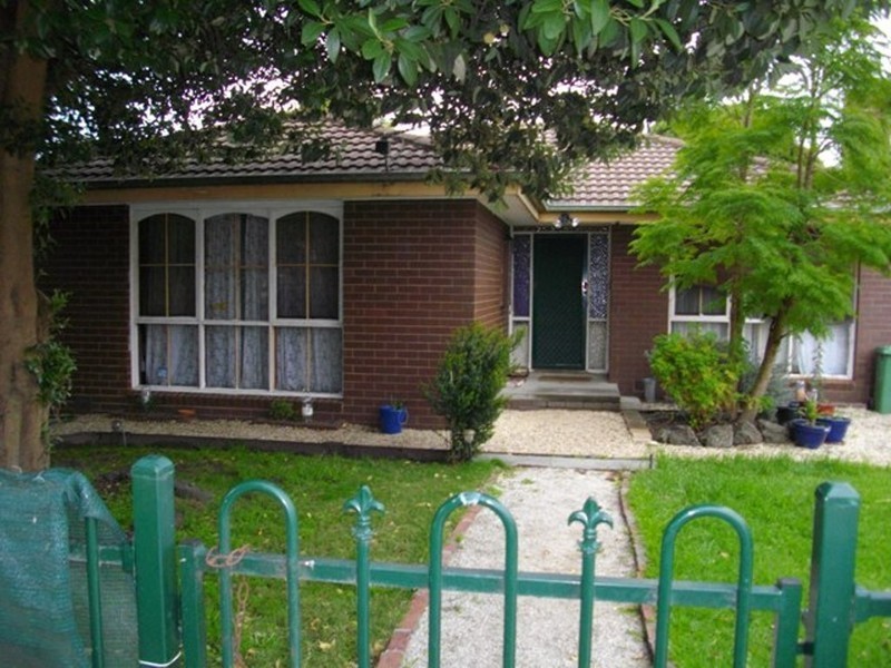 11 Lillian Street, Cranbourne VIC 3977