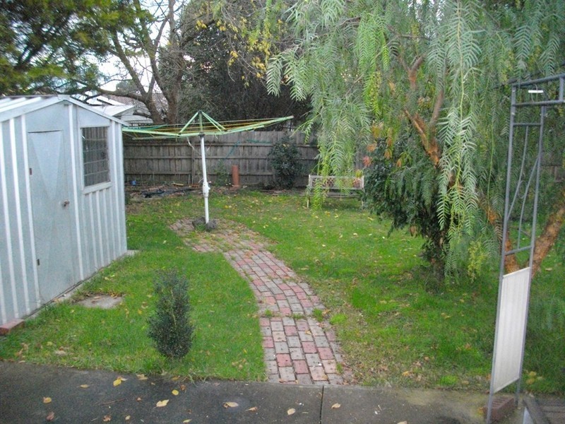 11 Lillian Street, Cranbourne VIC 3977