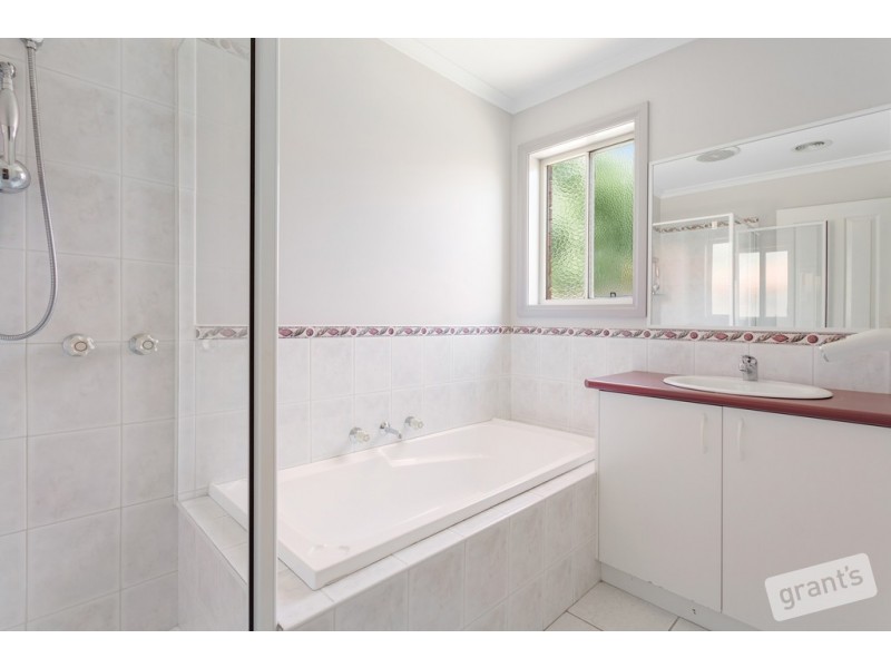 3 Jim Court, Berwick VIC 3806