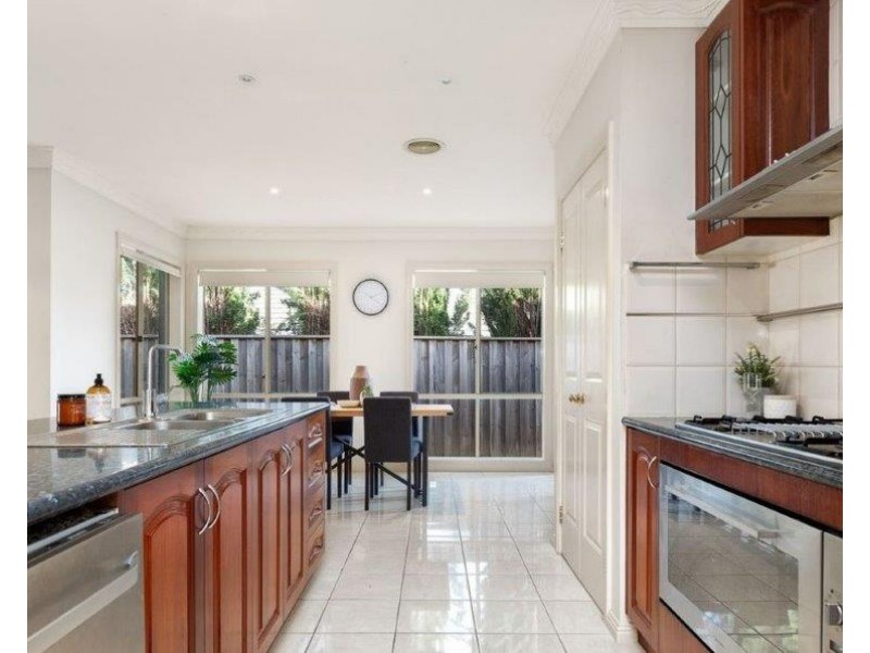 17 Hawkesbury Street, Berwick VIC 3806