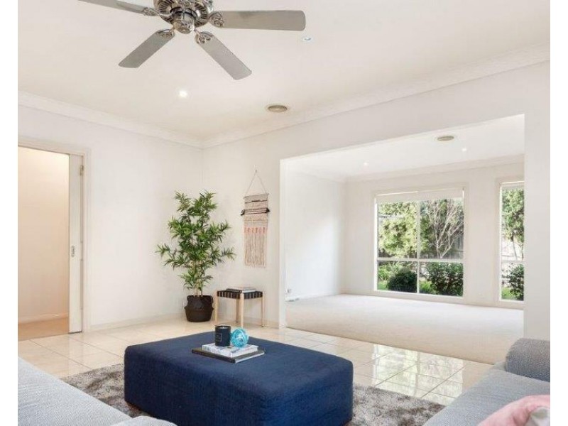 17 Hawkesbury Street, Berwick VIC 3806