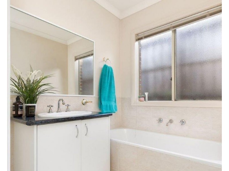 17 Hawkesbury Street, Berwick VIC 3806