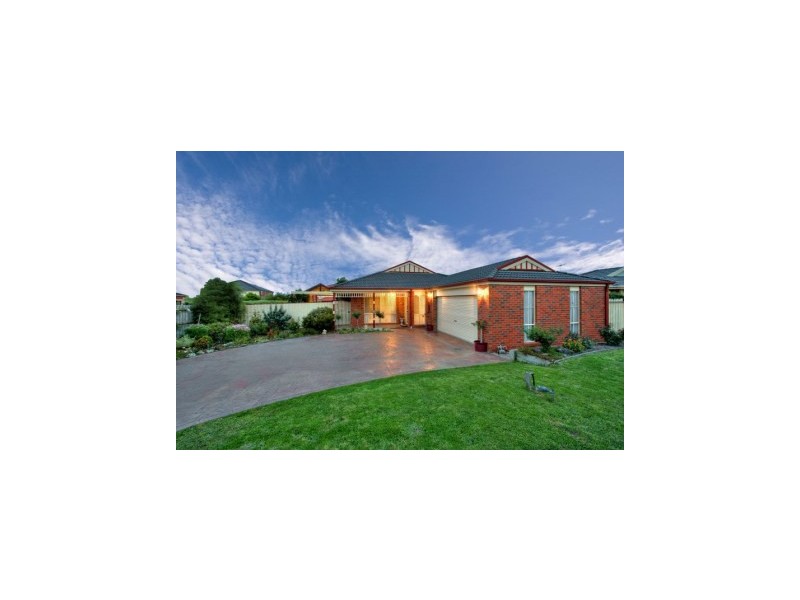 39 Robinswood Parade, Narre Warren South VIC 3805