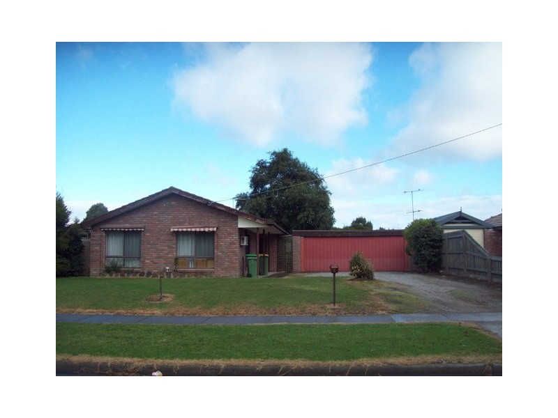5 Barrington Drive, Pakenham VIC 3810