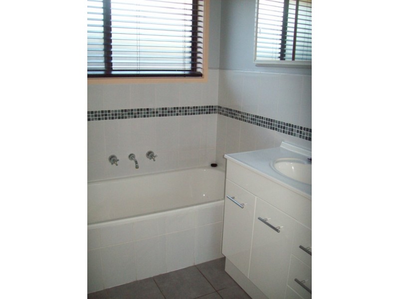 5 Barrington Drive, Pakenham VIC 3810