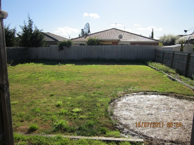 8 Cashel Court, Berwick VIC 3806