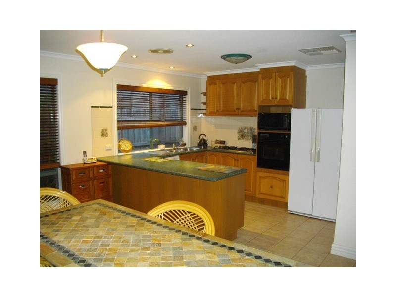 4 Dell Street, Narre Warren VIC 3805