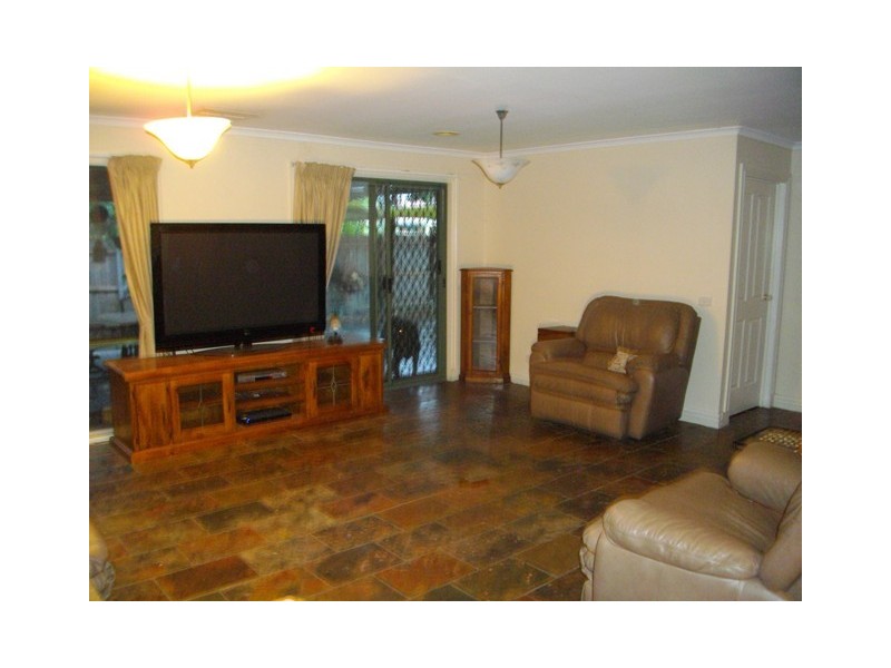 4 Dell Street, Narre Warren VIC 3805